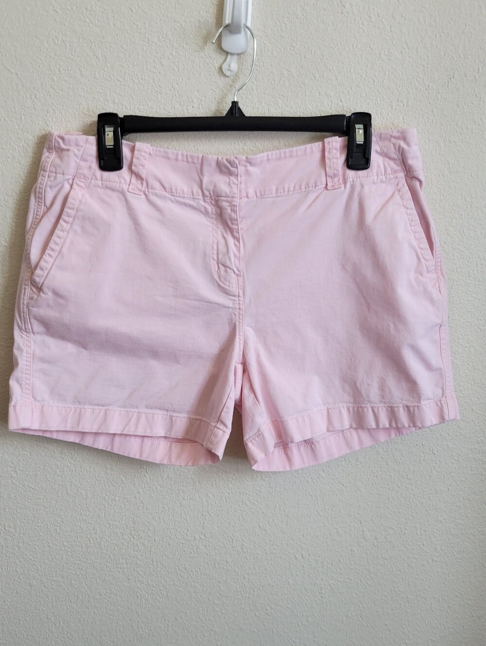 Vineyard Vines Light Pink Women's Shorts Bermudas